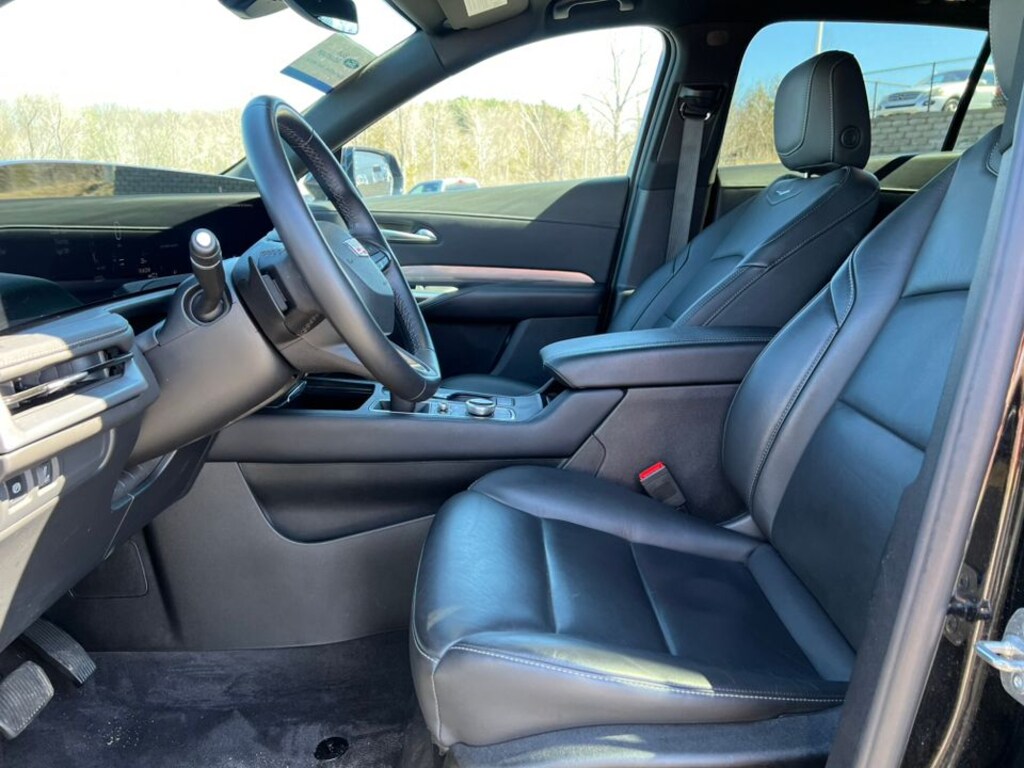 Used 2025 CADILLAC XT4 Premium Luxury SUV