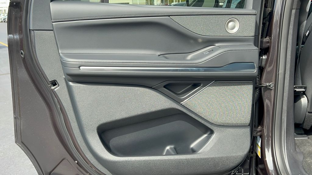 2025 Lincoln Navigator Reserve L - Photo 33