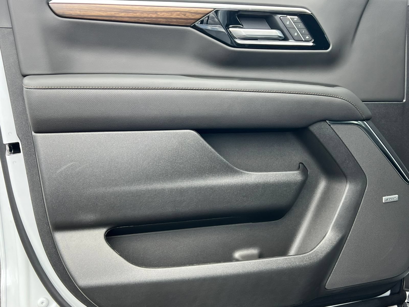 2026 Chevrolet Suburban High Country - Photo 16