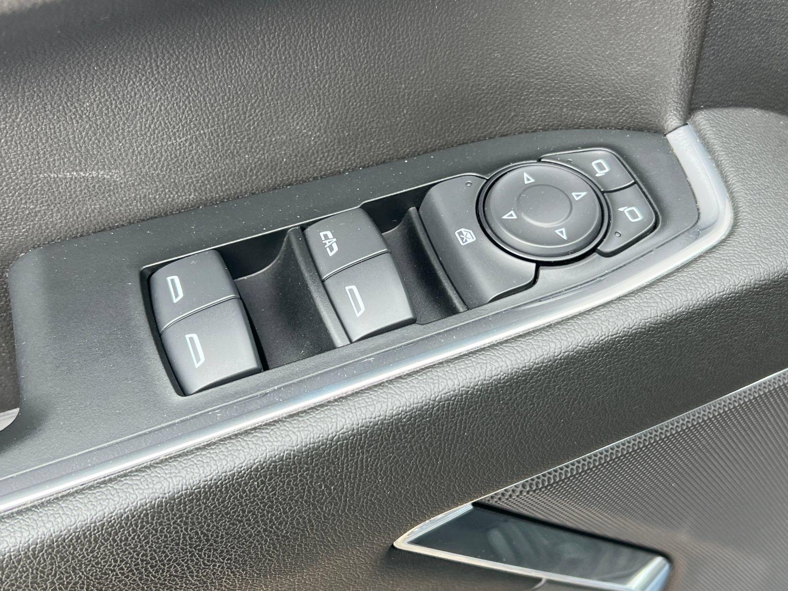 2024 Chevrolet Silverado 1500 LT - Photo 19