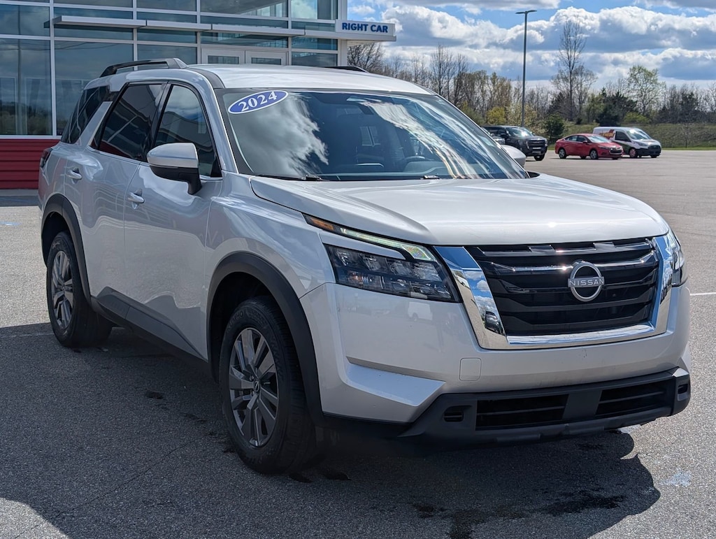 Used 2024 Nissan Pathfinder SV SUV