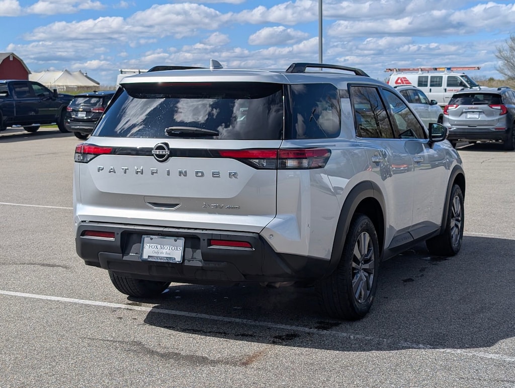 Used 2024 Nissan Pathfinder SV SUV