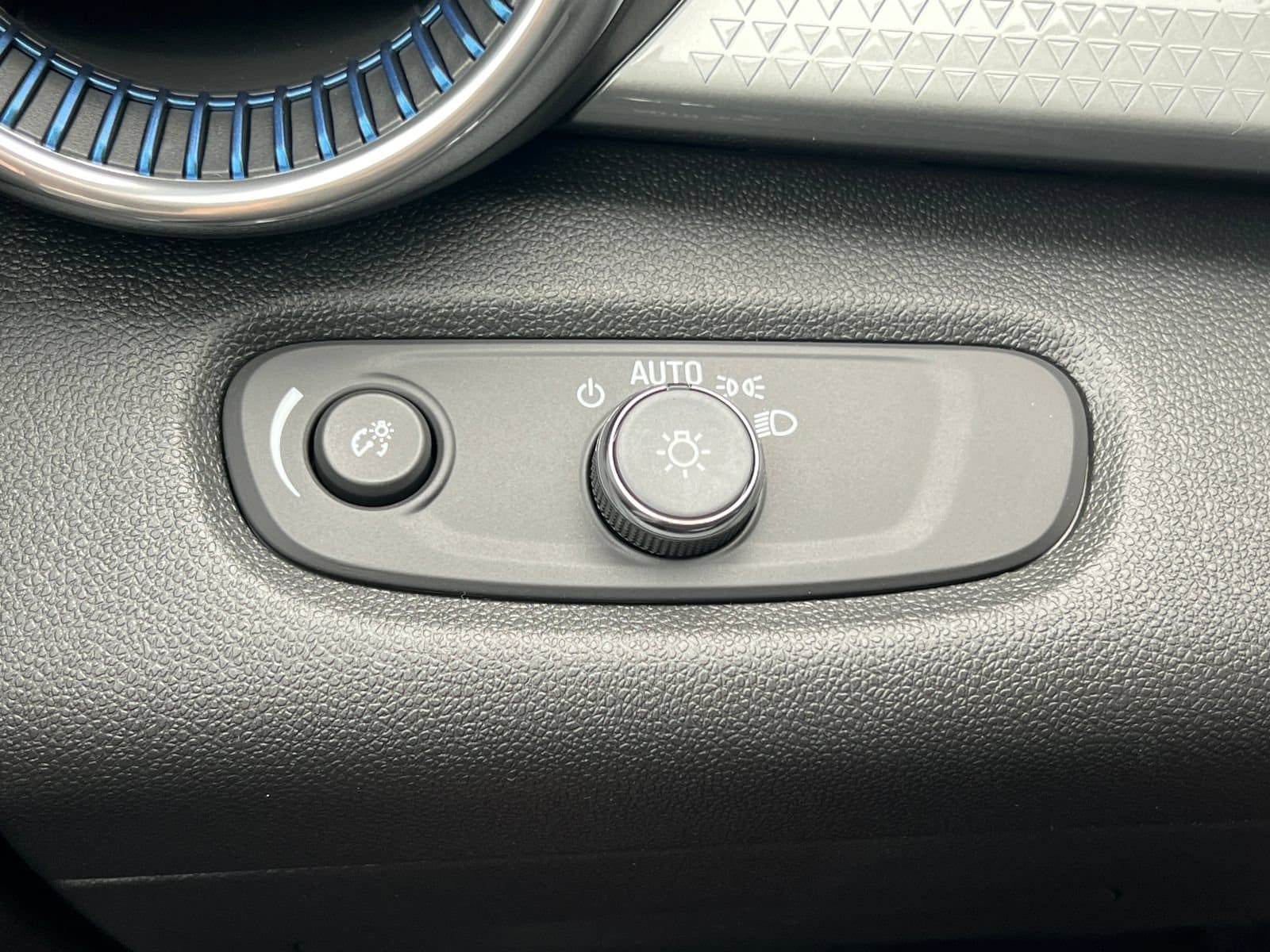 2026 Chevrolet Trax LT - Photo 15