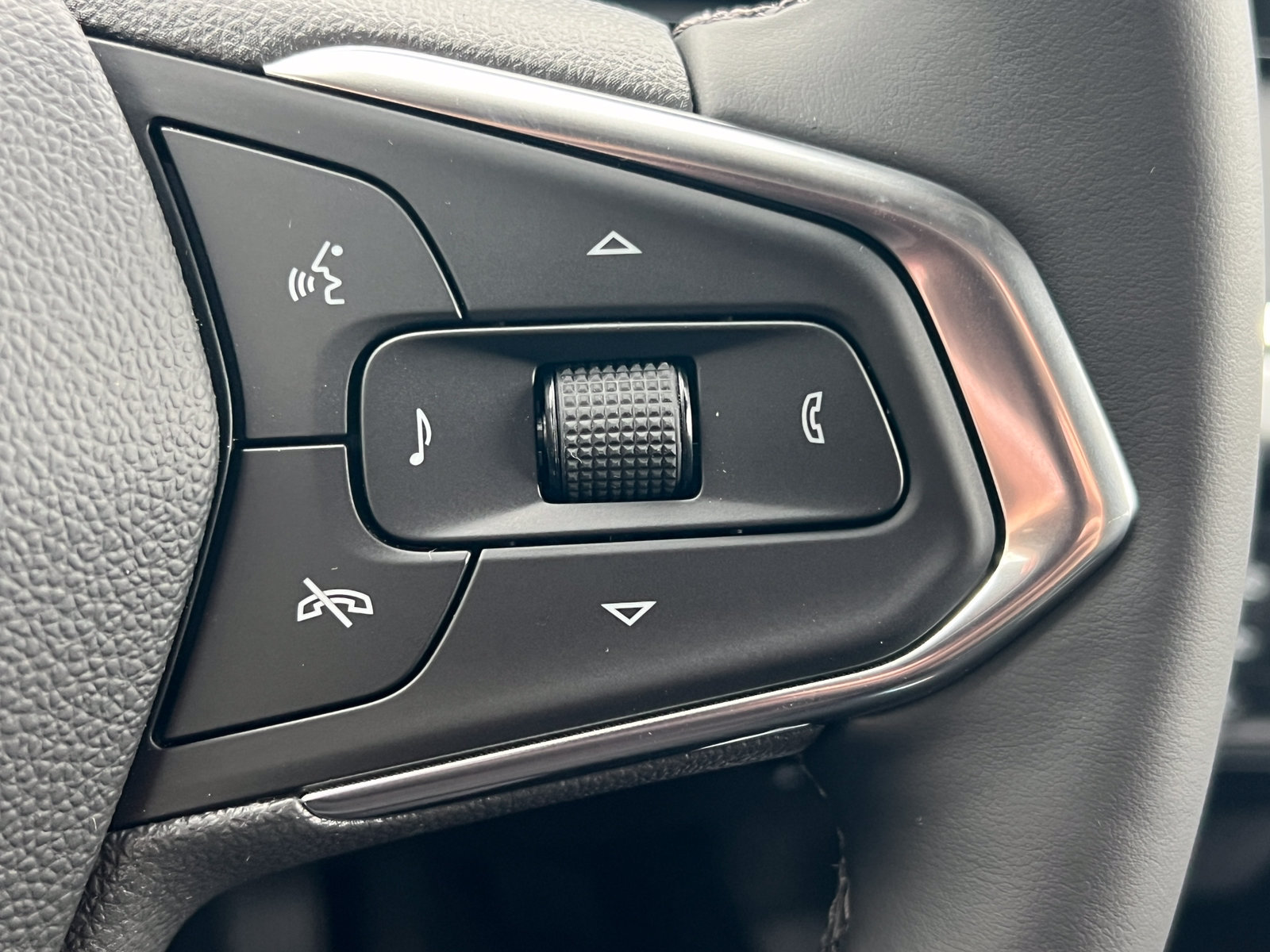 2026 Chevrolet Trax LT - Photo 18