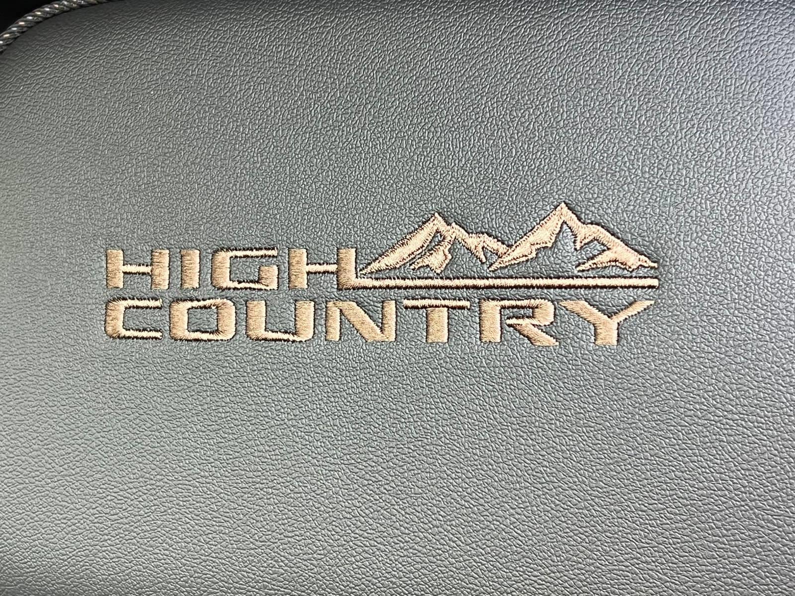 2026 Chevrolet Suburban High Country - Photo 14