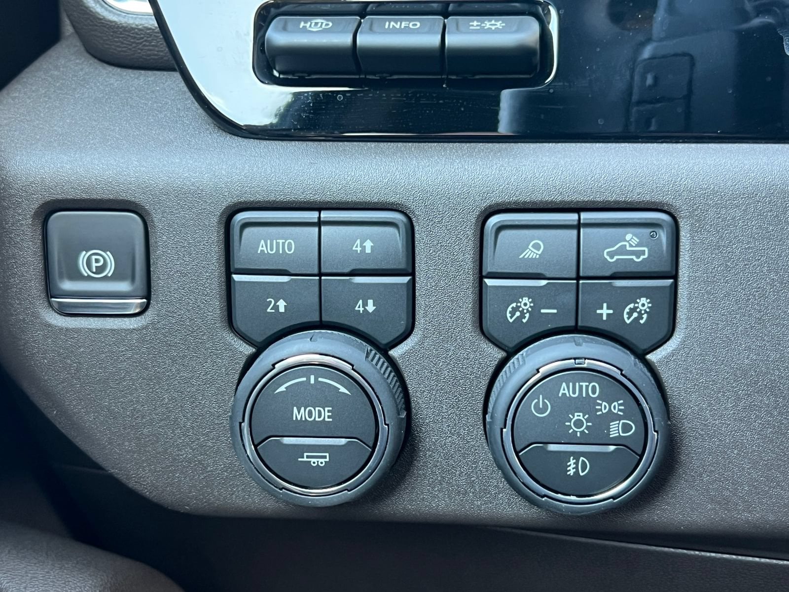 2026 Chevrolet Silverado 1500 LTZ - Photo 19