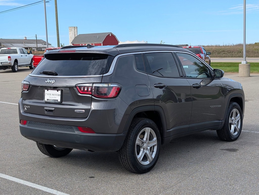 Used 2024 Jeep Compass Latitude SUV