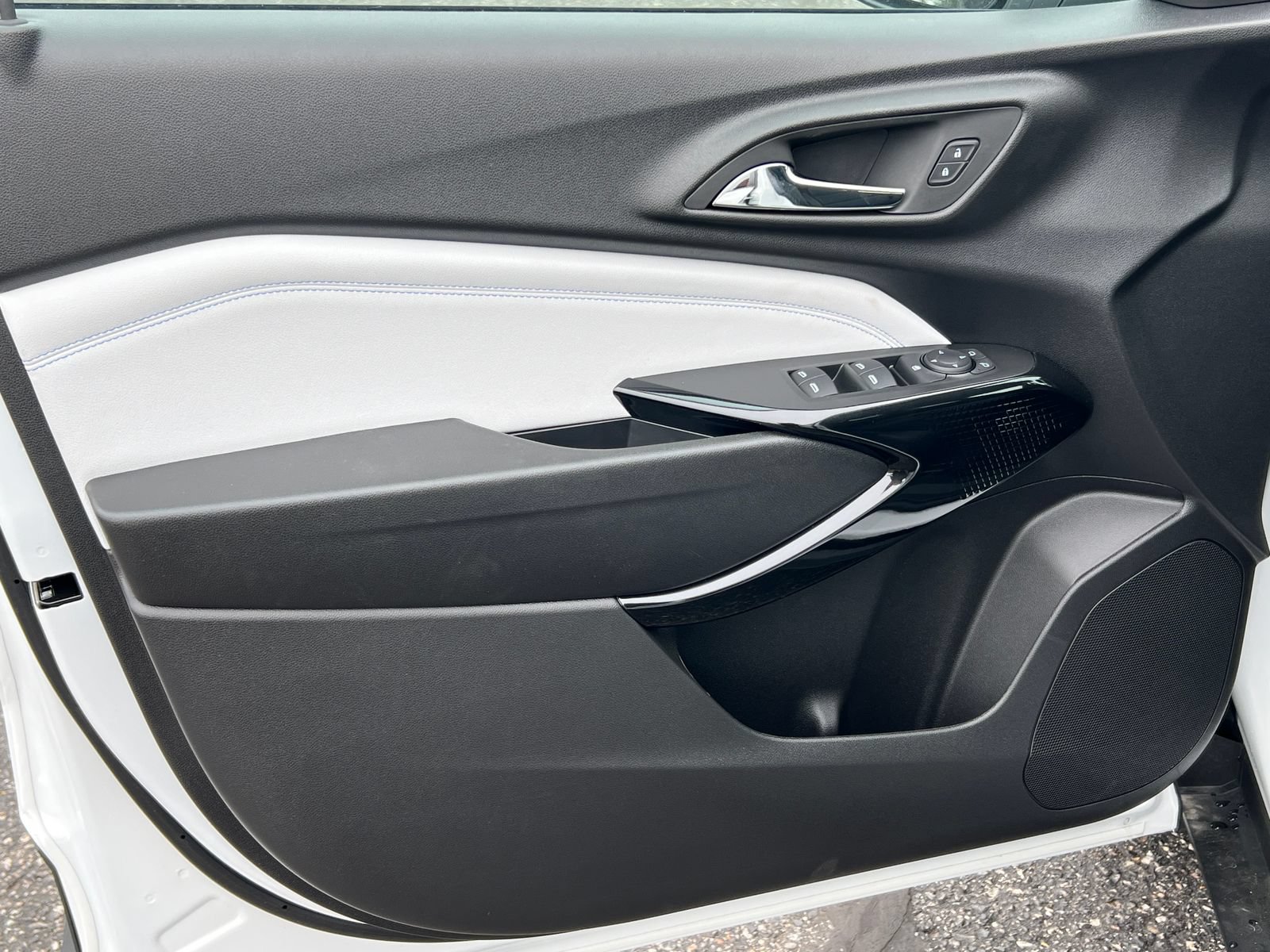 2026 Chevrolet Trax LT - Photo 12