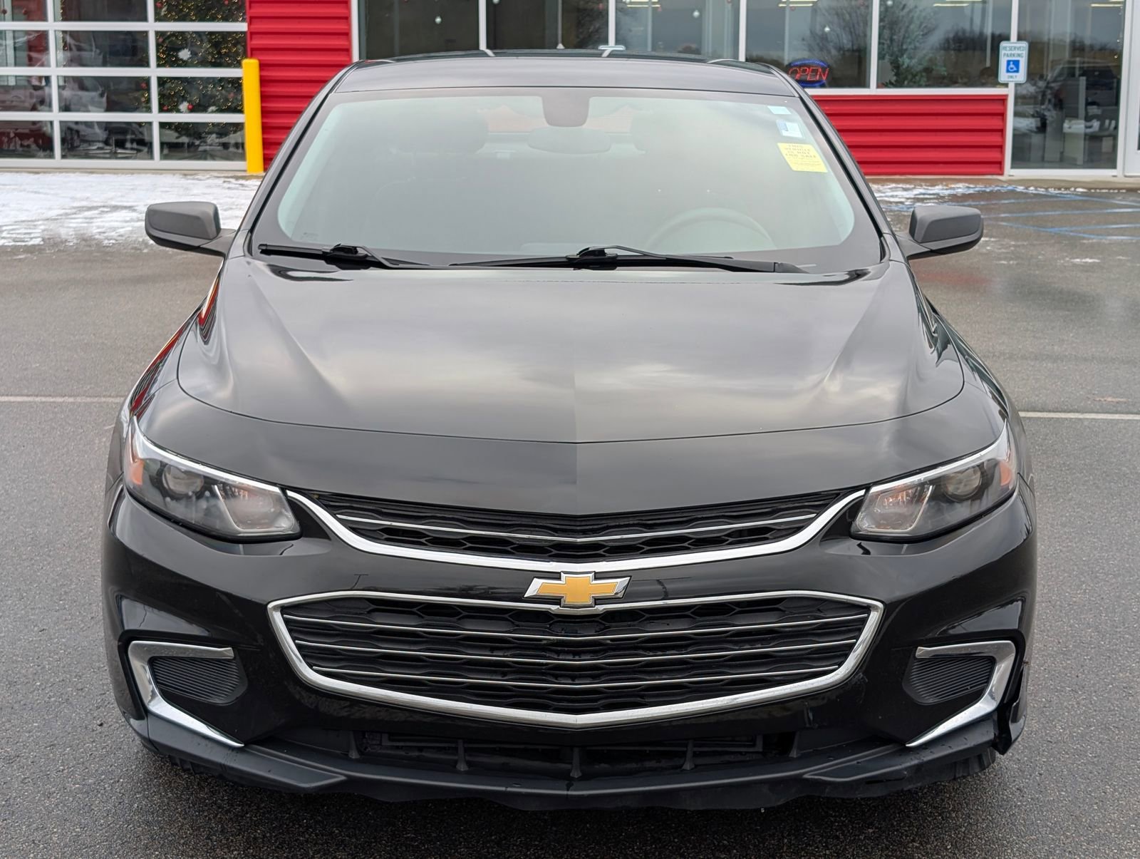 2018 Chevrolet Malibu LS photo 2