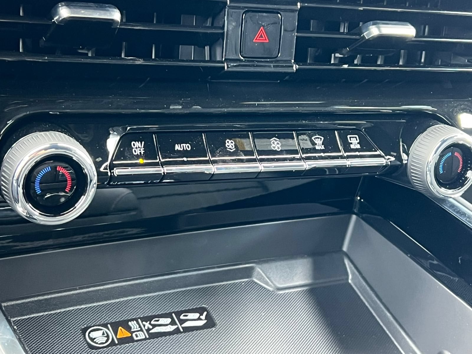 2026 Chevrolet Suburban High Country - Photo 35