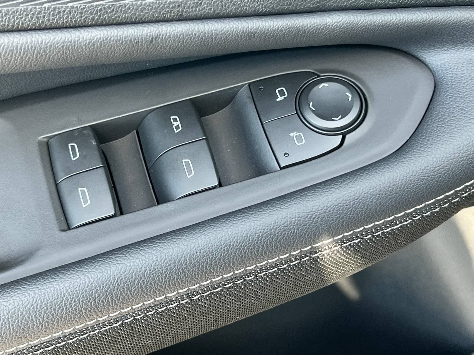 2026 Chevrolet Blazer EV LT - Photo 13