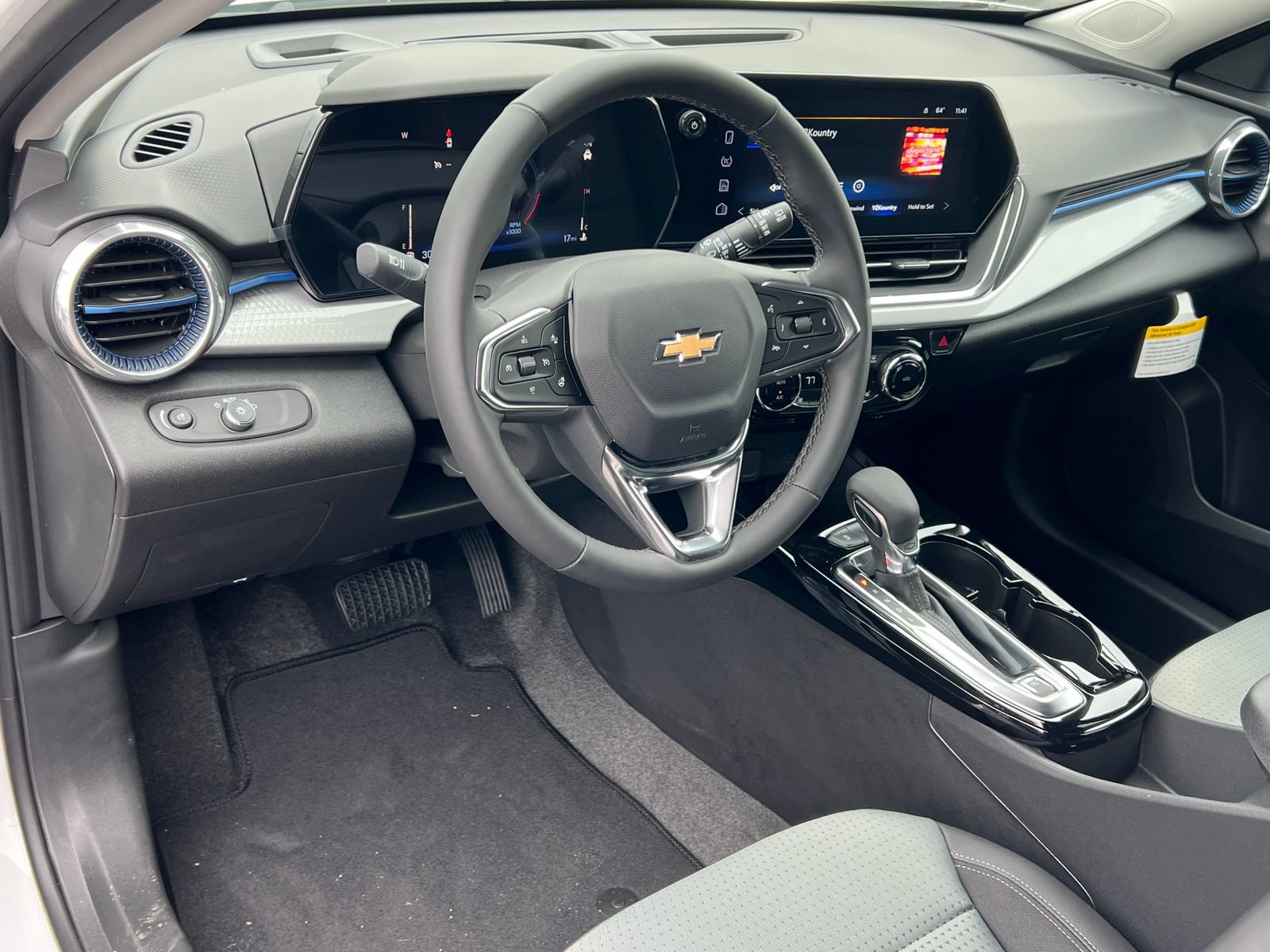 2026 Chevrolet Trax LT - Photo 14