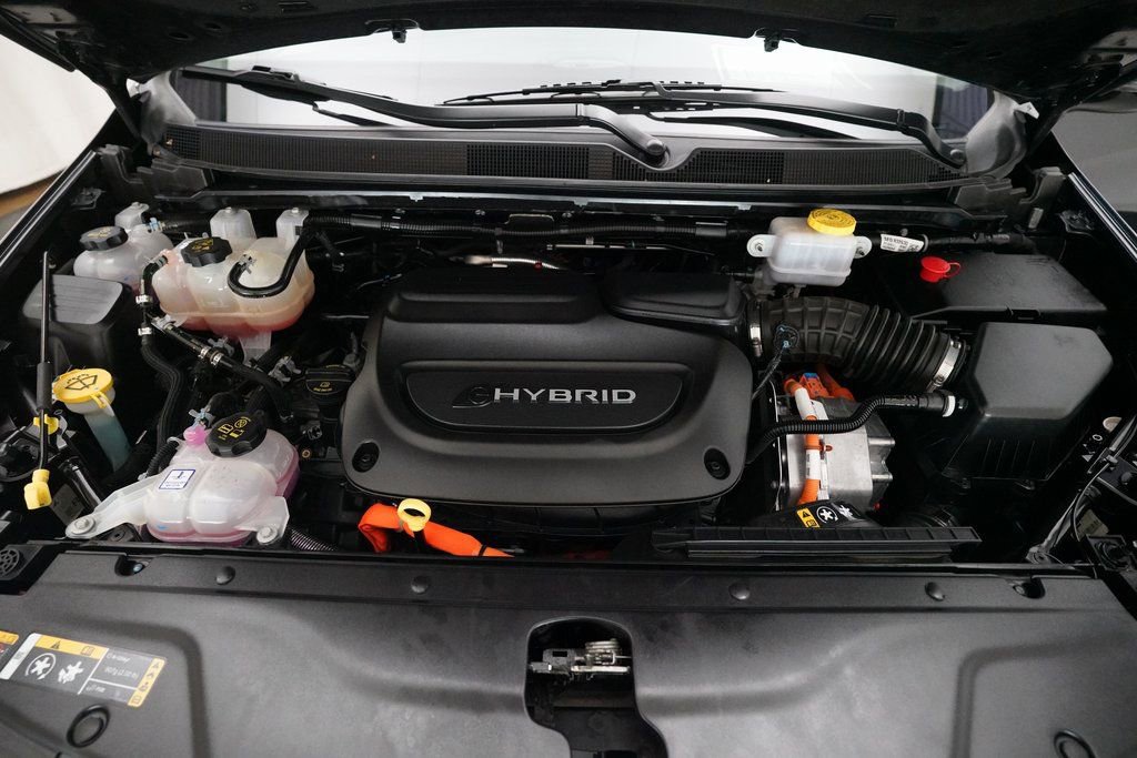 2024 Chrysler Pacifica Hybrid photo 3