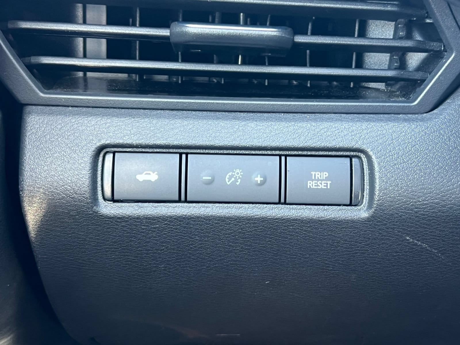 2024 Nissan Altima SR - Photo 20