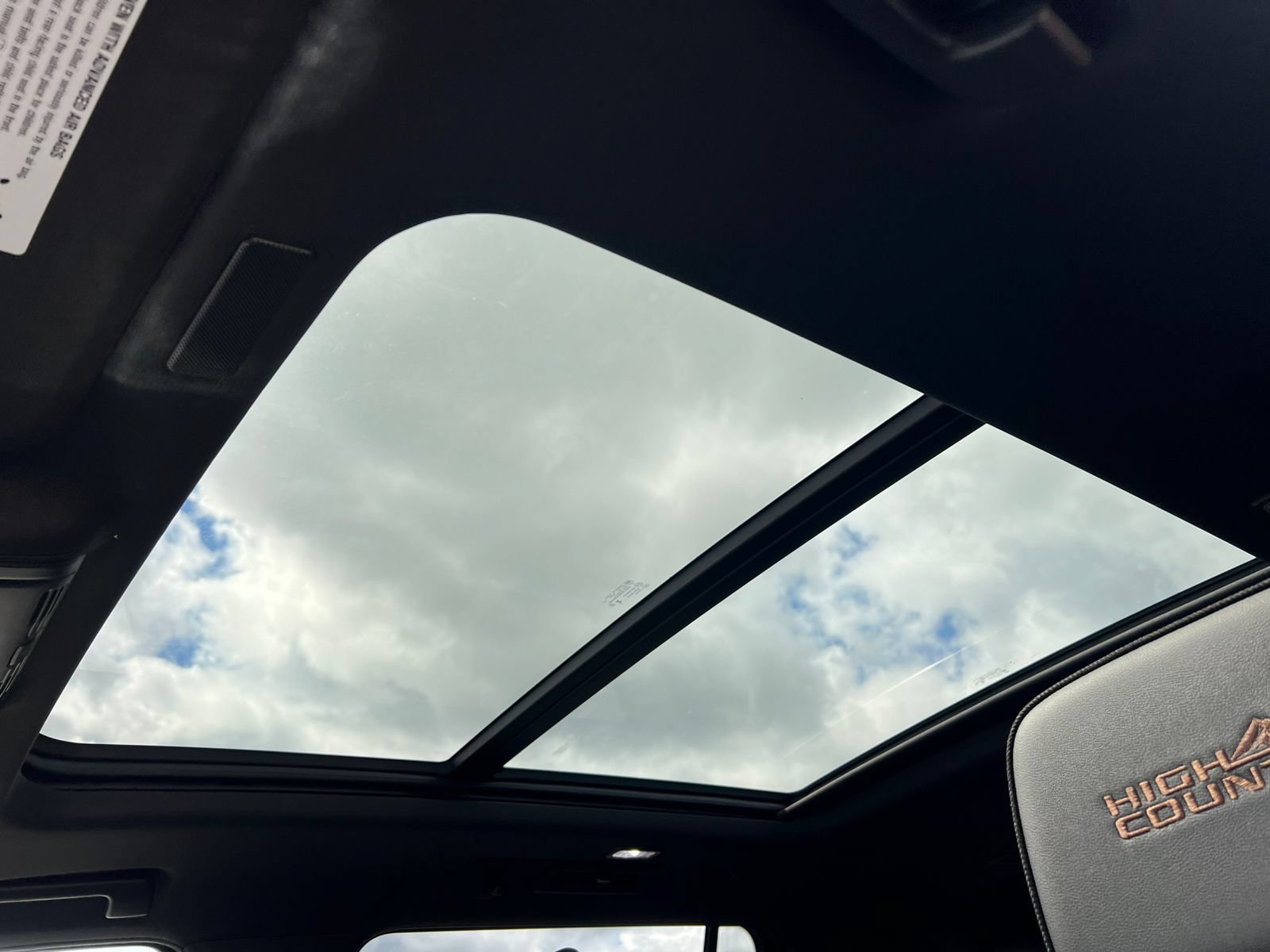 2026 Chevrolet Suburban High Country - Photo 9