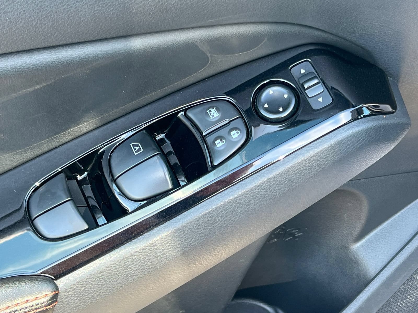 2024 Nissan Altima SR - Photo 18