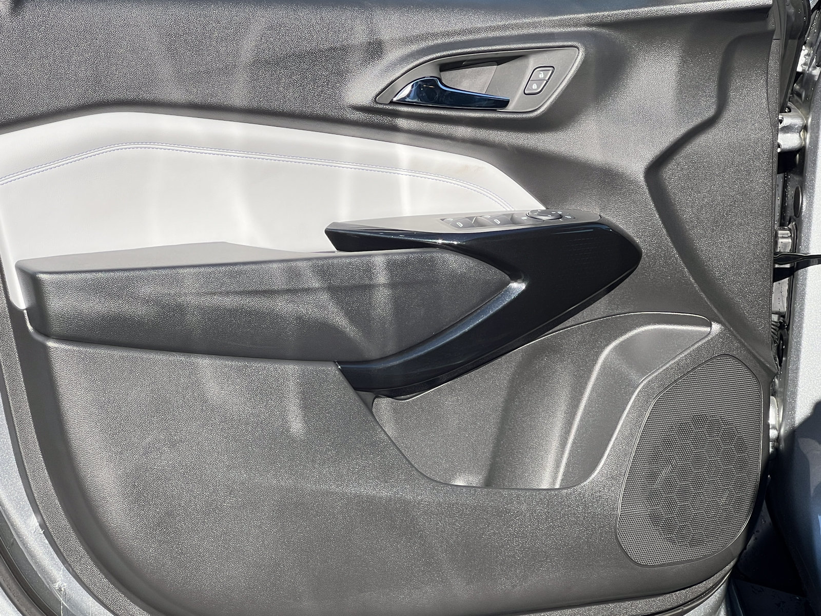 2026 Chevrolet Trax LT - Photo 11