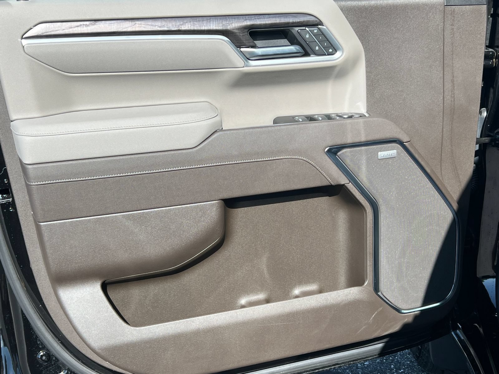 2026 Chevrolet Silverado 1500 LTZ - Photo 14