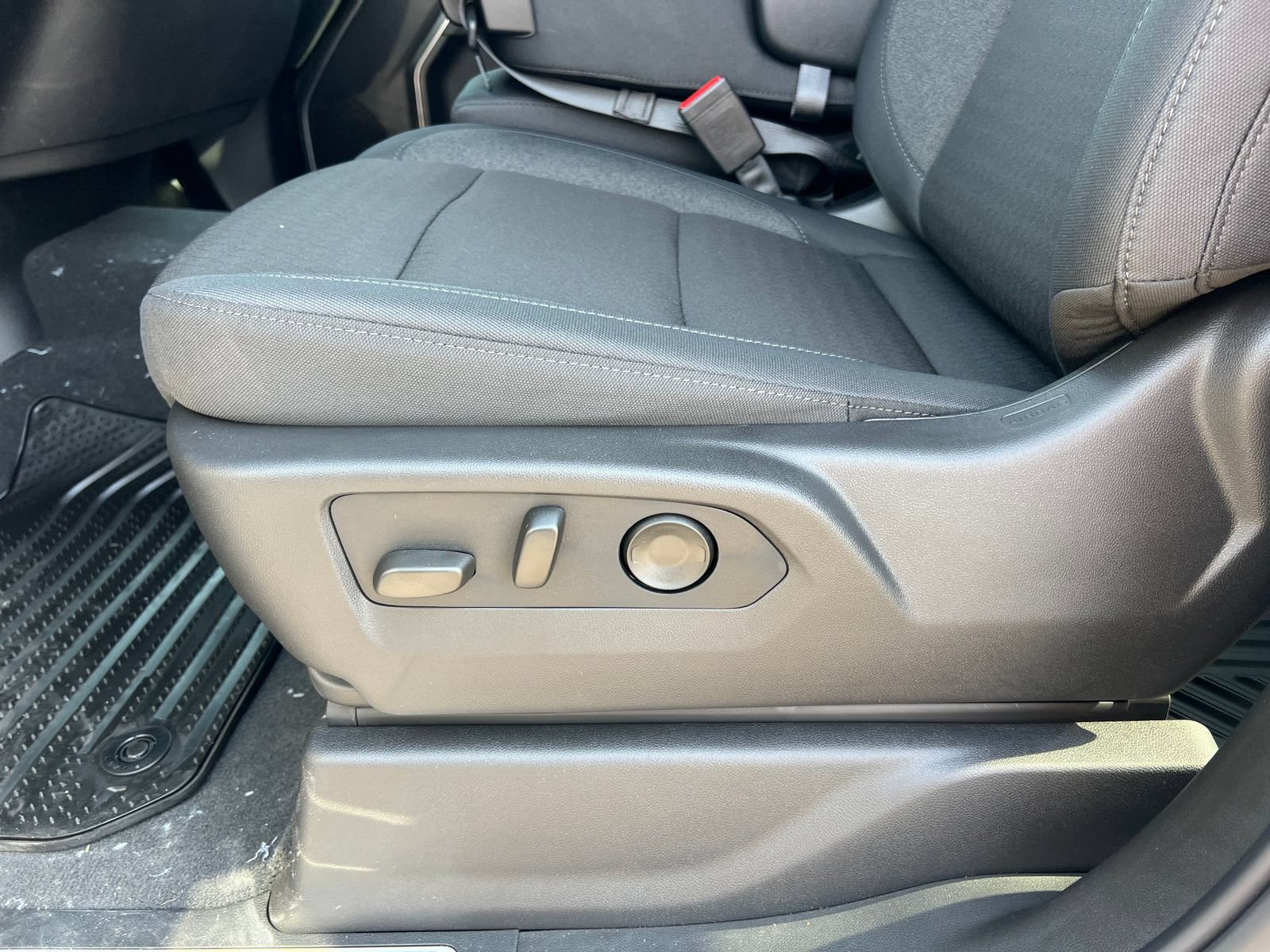 2026 Chevrolet Silverado 1500 LT - Photo 10