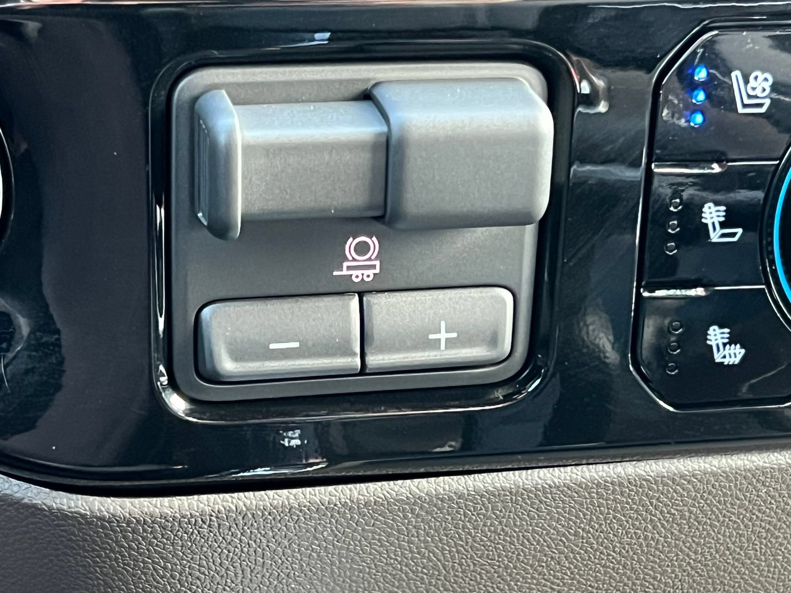 2026 Chevrolet Silverado 1500 LTZ - Photo 28