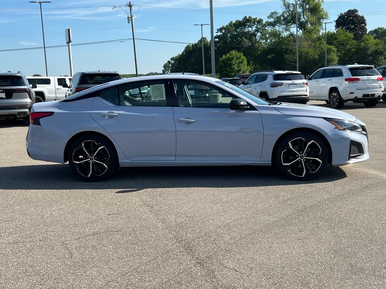 2024 Nissan Altima SR - Photo 43