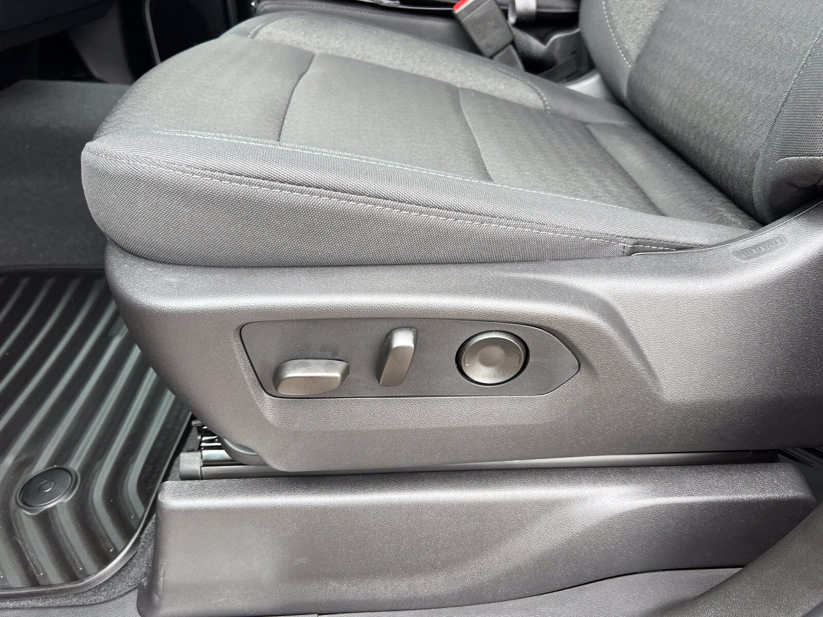 2026 Chevrolet Silverado 1500 LT - Photo 10