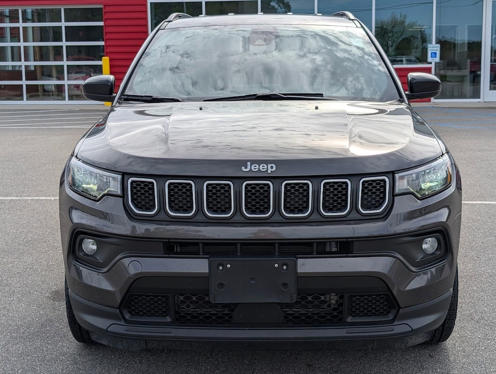 Used 2024 Jeep Compass Latitude SUV