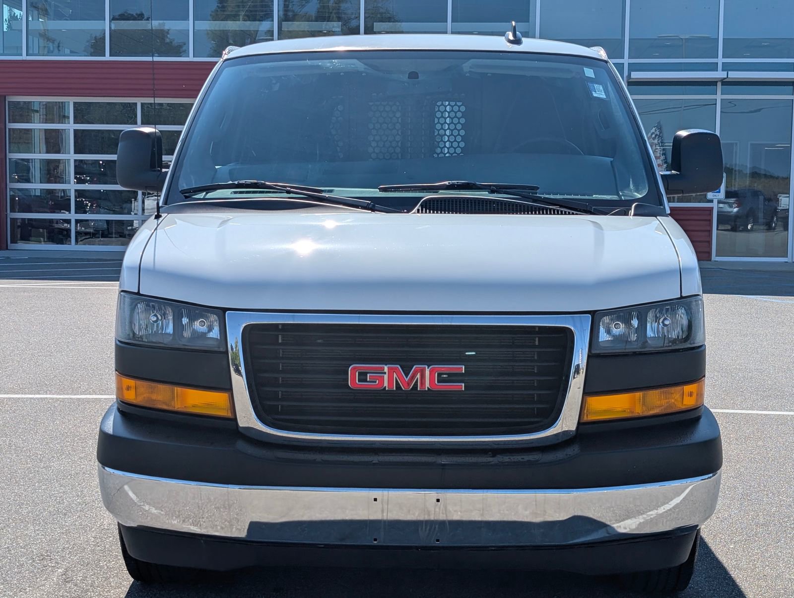 2024 Gmc Savana Cargo 2500 photo 2