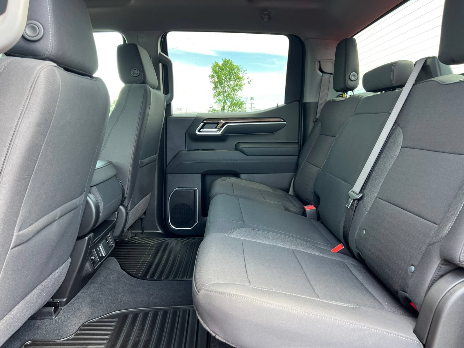2026 Chevrolet Silverado 1500 LT - Photo 5