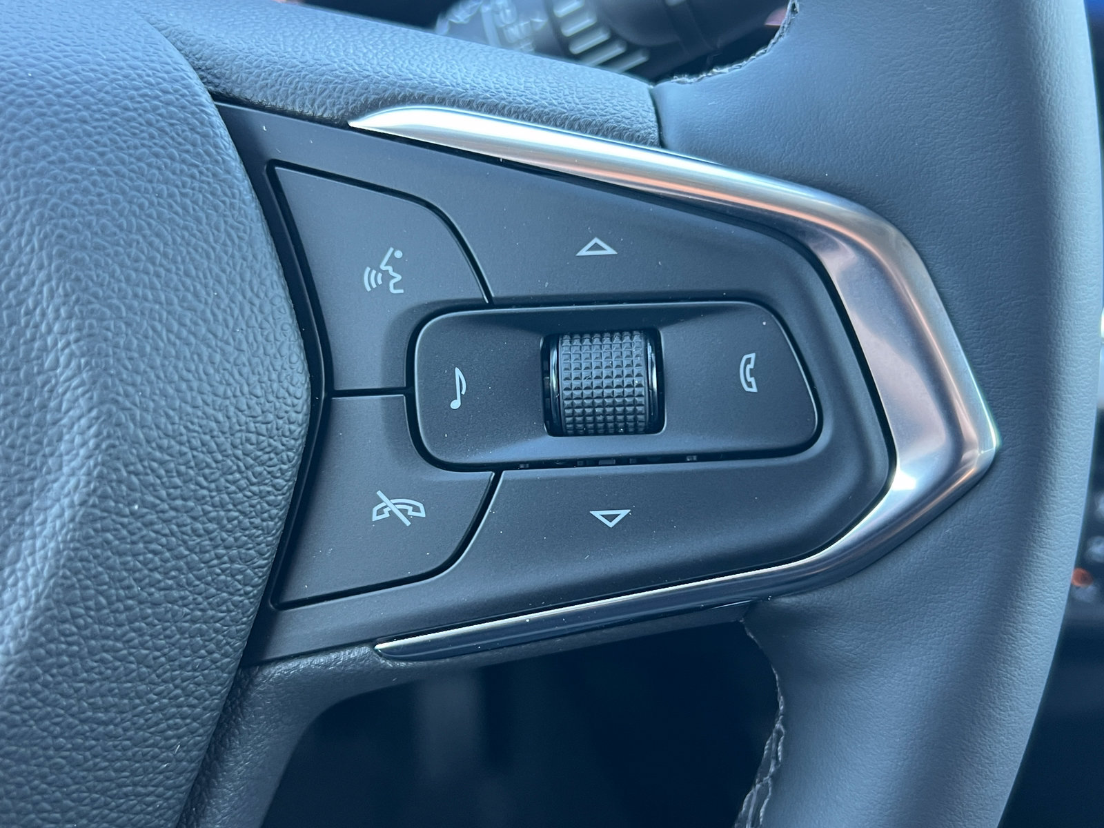2026 Chevrolet Trax LT - Photo 18