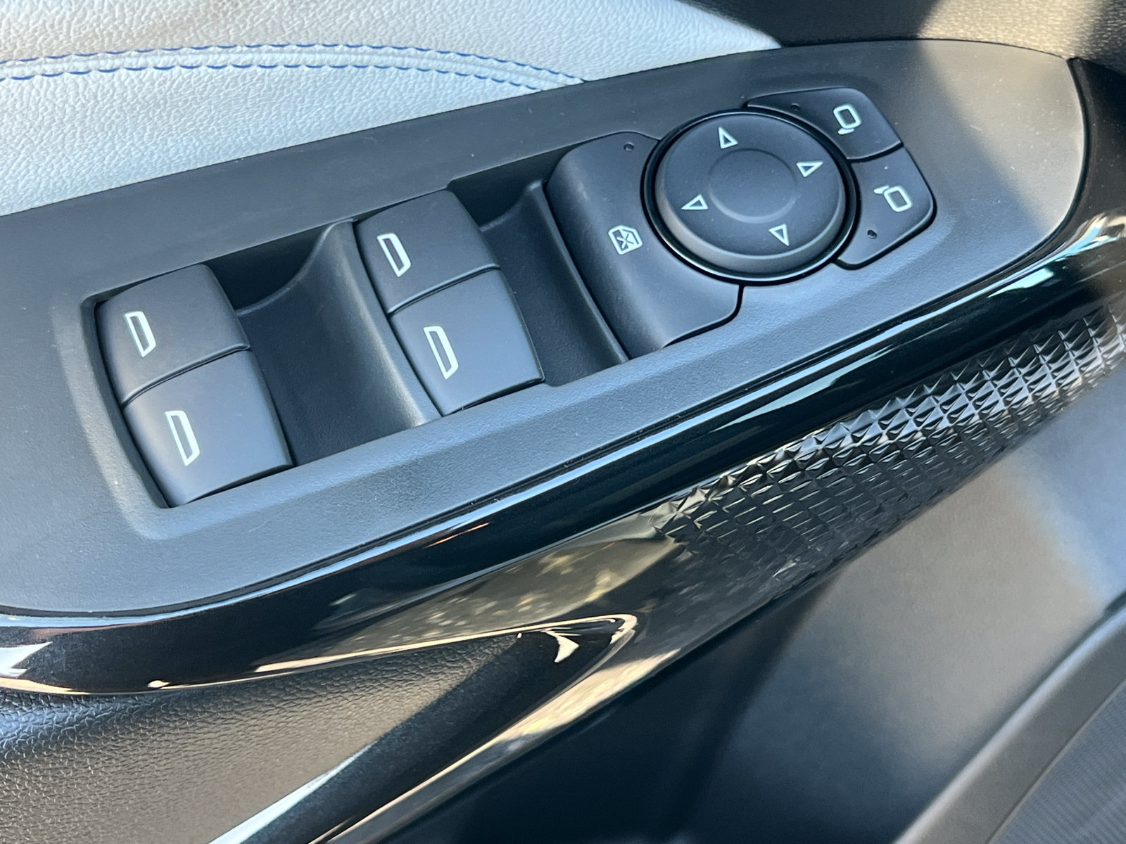 2026 Chevrolet Trax LT - Photo 12