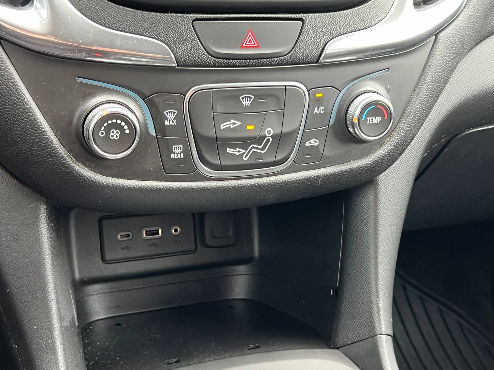 2019 Chevrolet Equinox LT - Photo 26