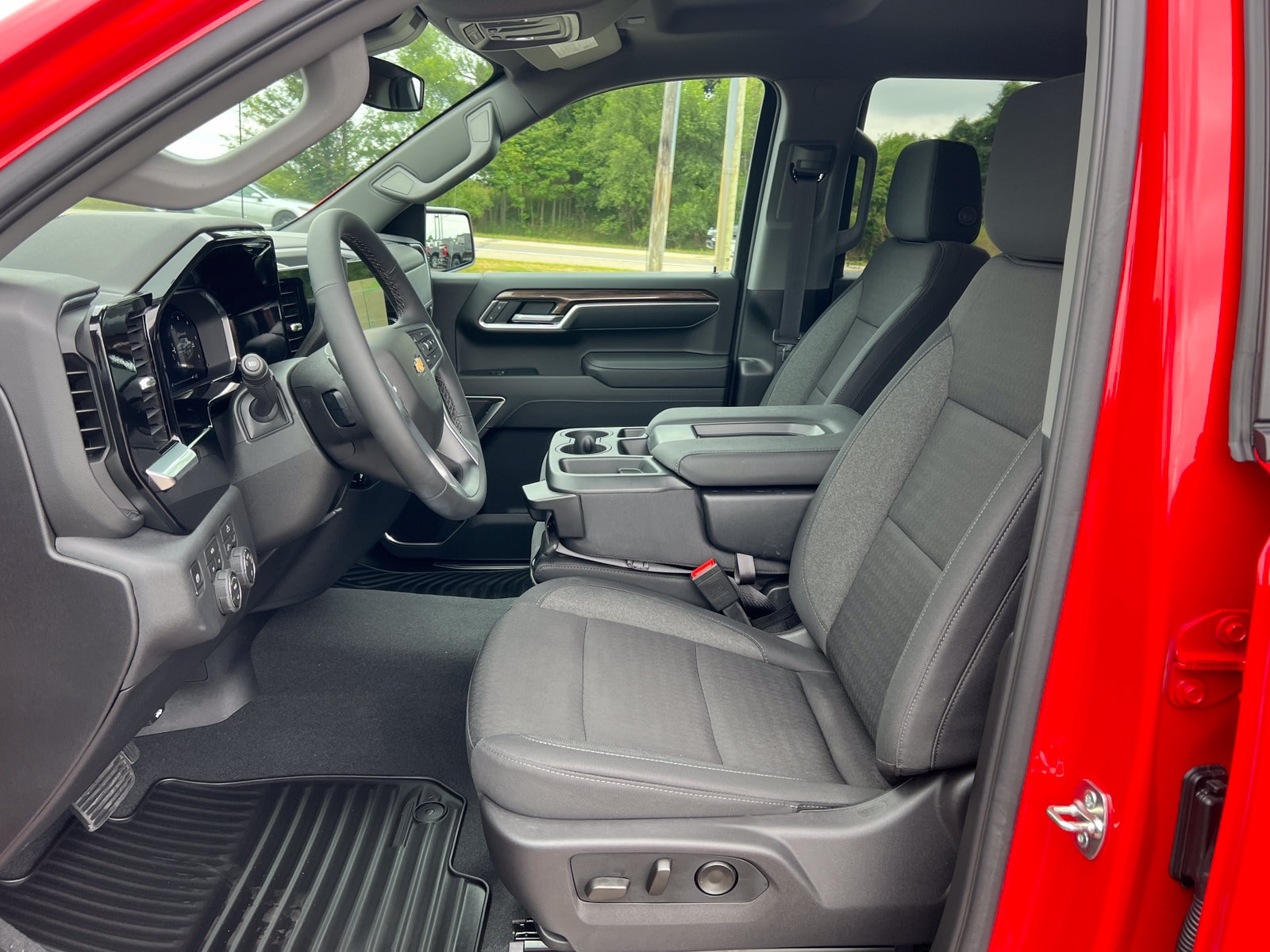 2026 Chevrolet Silverado 1500 LT - Photo 4