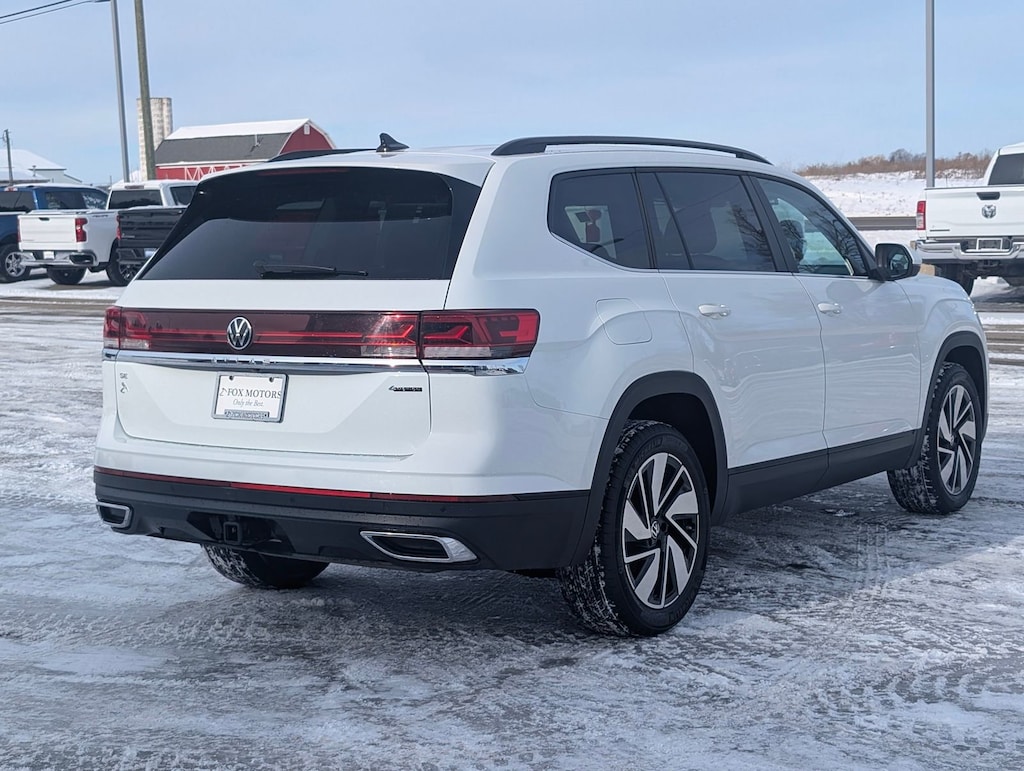 Used 2024 Volkswagen Atlas 2.0T SE w/Technology SUV