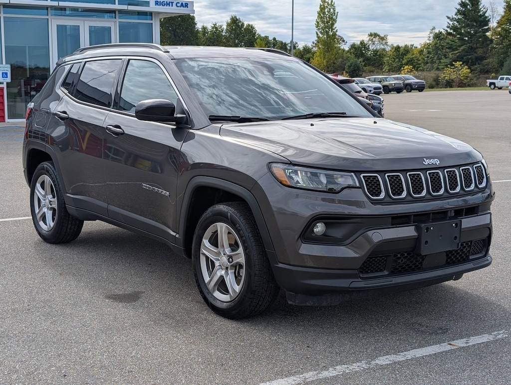 Used 2024 Jeep Compass Latitude SUV