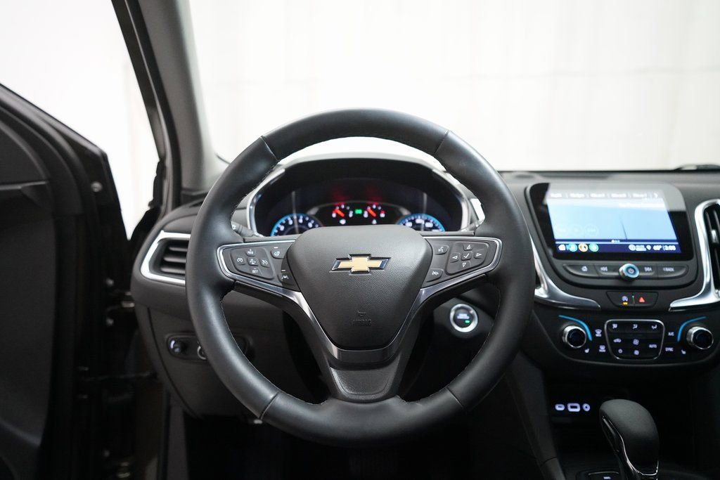 2024 Chevrolet Equinox LT photo 3