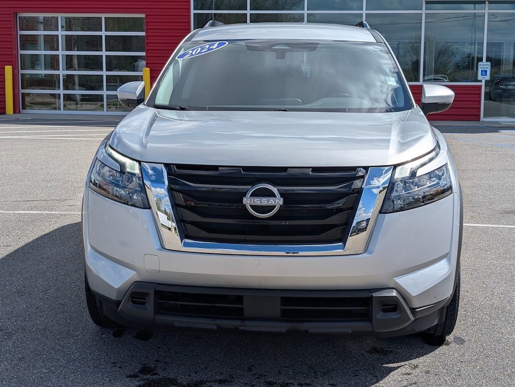 Used 2024 Nissan Pathfinder SV SUV