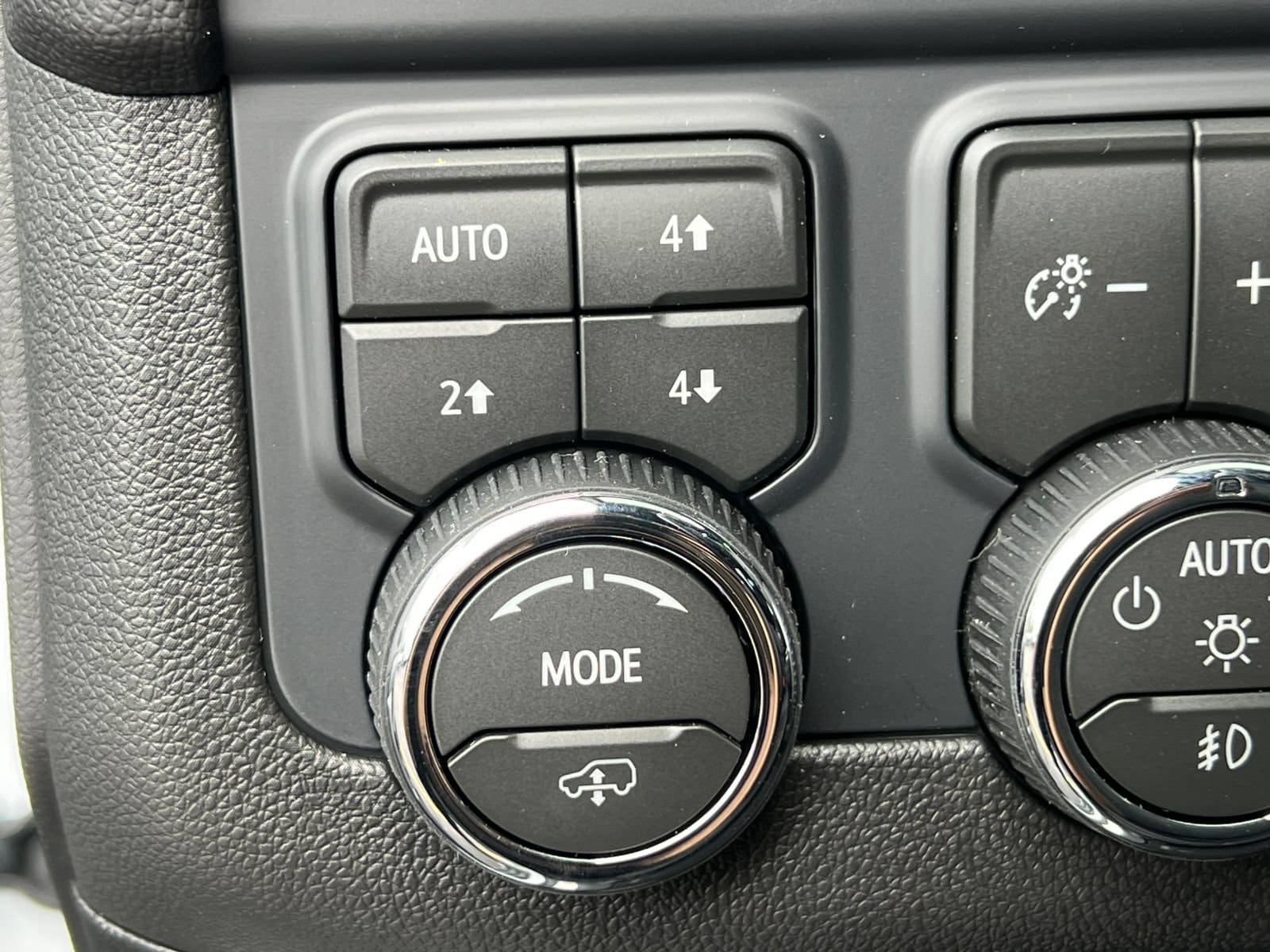 2026 Chevrolet Suburban High Country - Photo 22