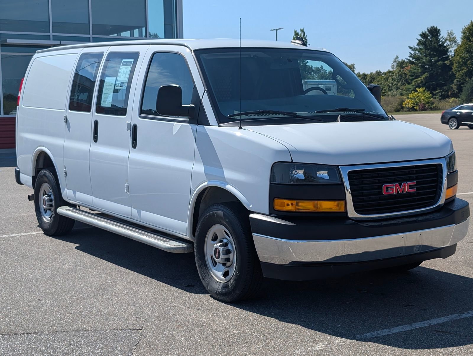 2024 Gmc Savana Cargo 2500 photo 3
