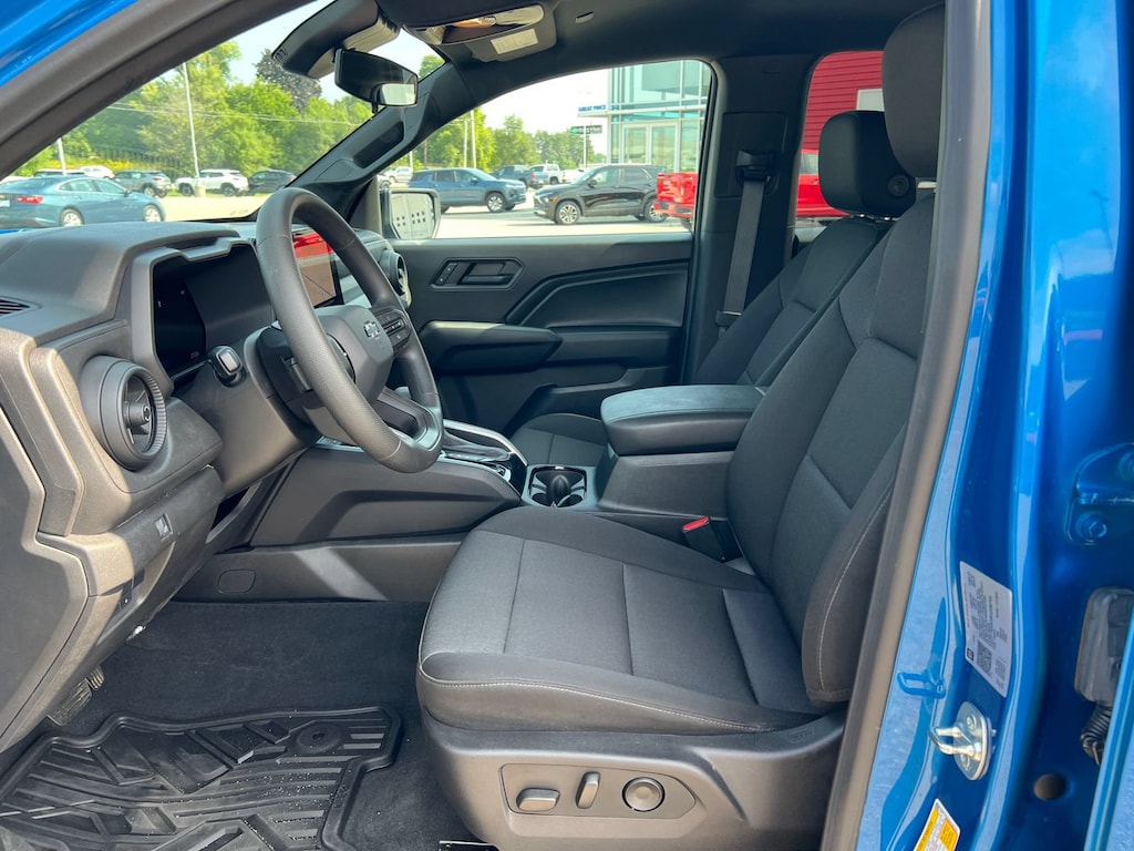Used 2024 Chevrolet Colorado Trail Boss Truck Crew Cab