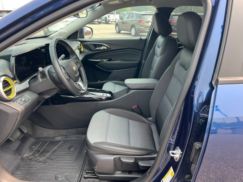Used 2024 Chevrolet Trax LT SUV