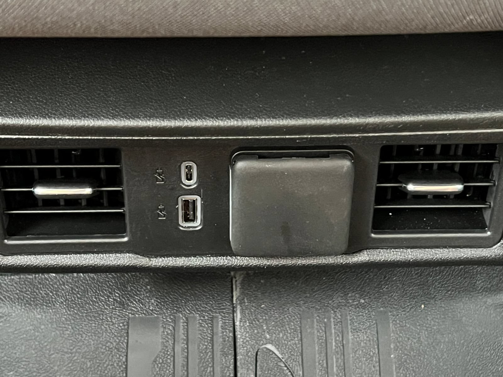 2026 GMC Sierra 1500 SLE - Photo 39