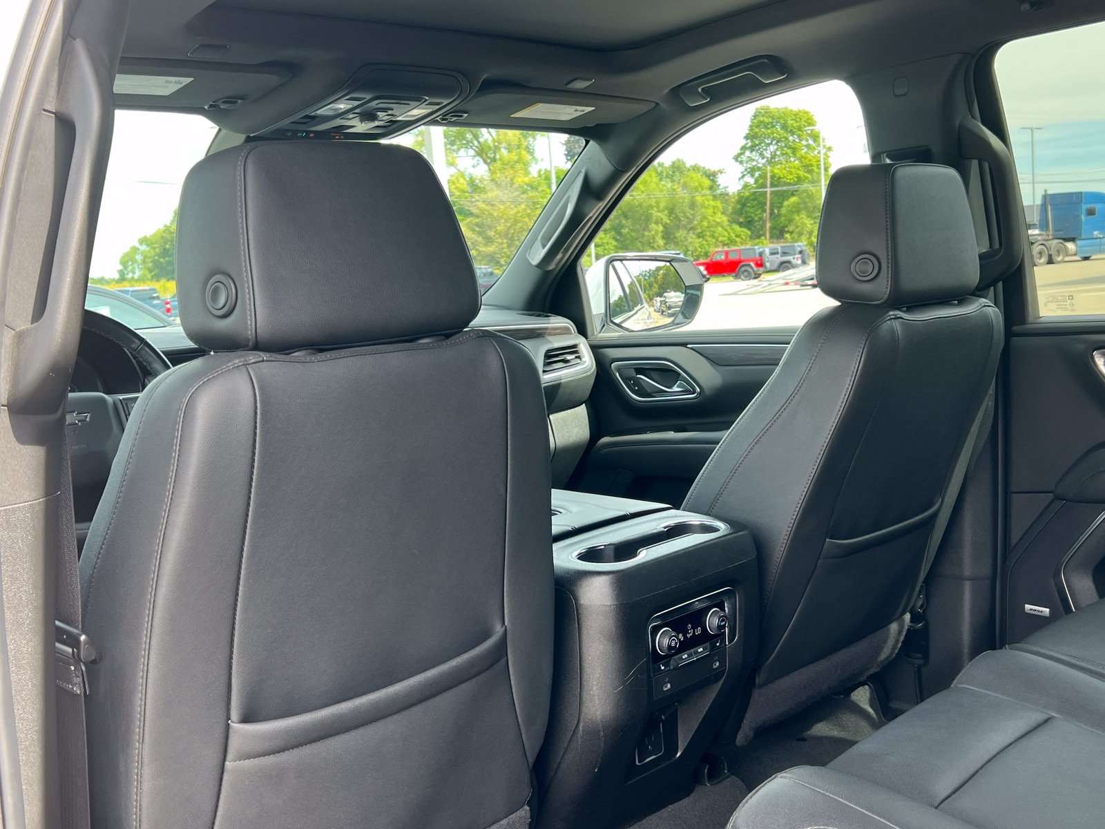 2024 Chevrolet Suburban Z71 - Photo 44