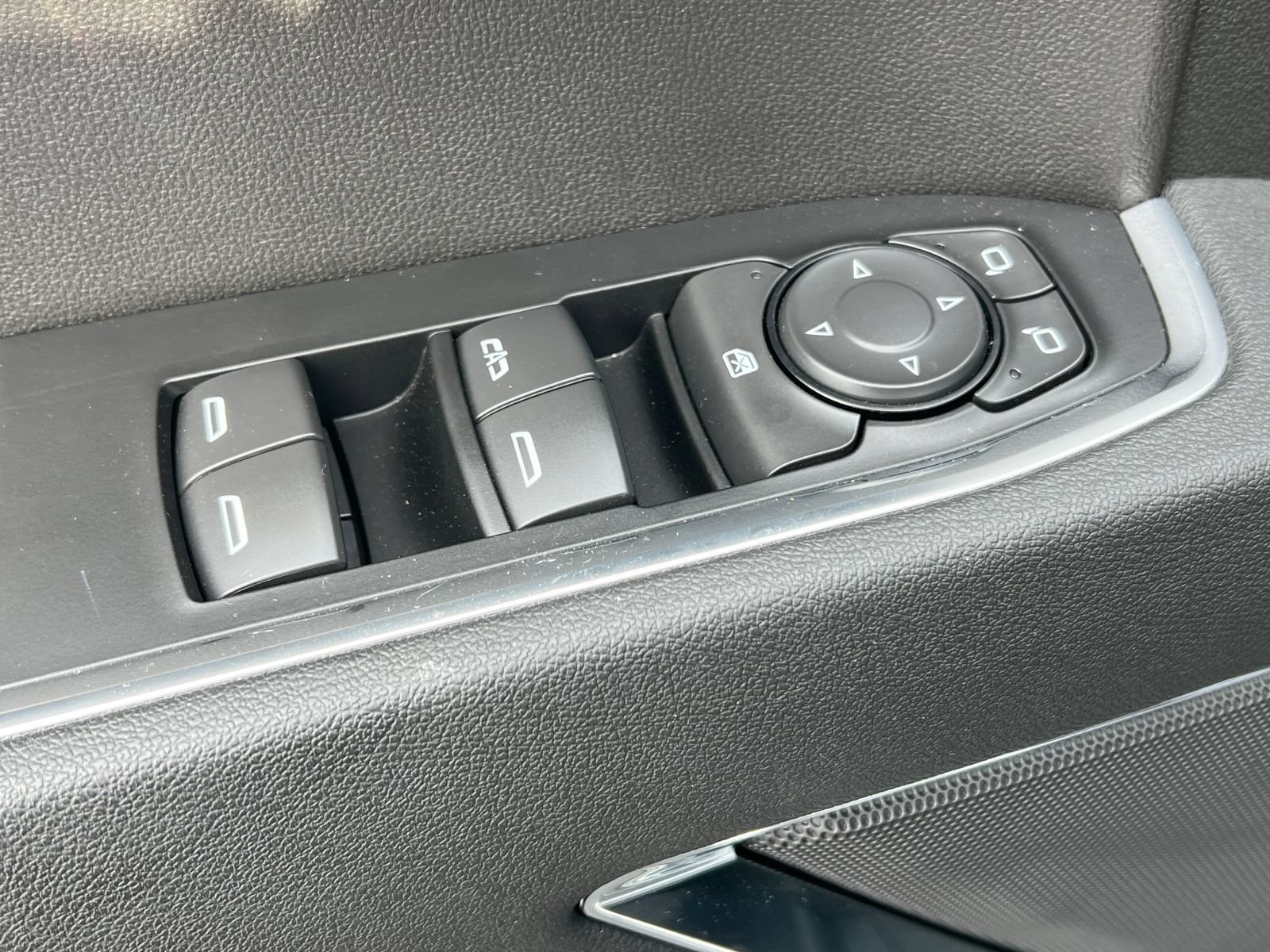 2026 GMC Sierra 1500 SLE - Photo 16
