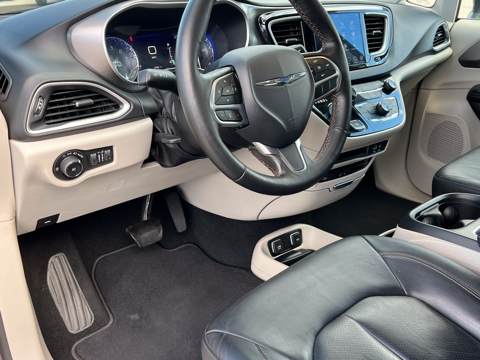 2020 Chrysler Pacifica Touring L Plus - Photo 22