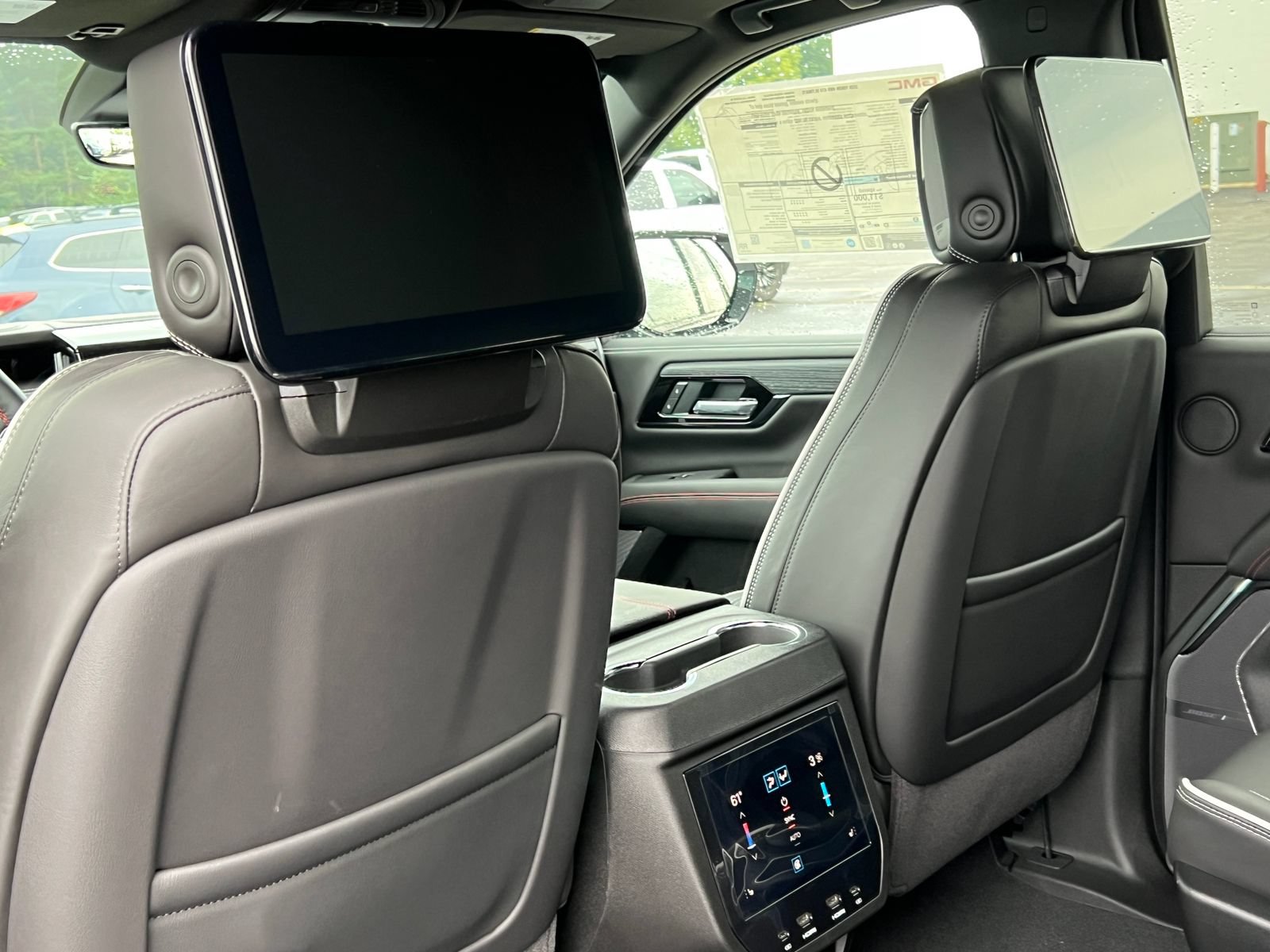 2026 GMC Yukon AT4 Ultimate - Photo 37