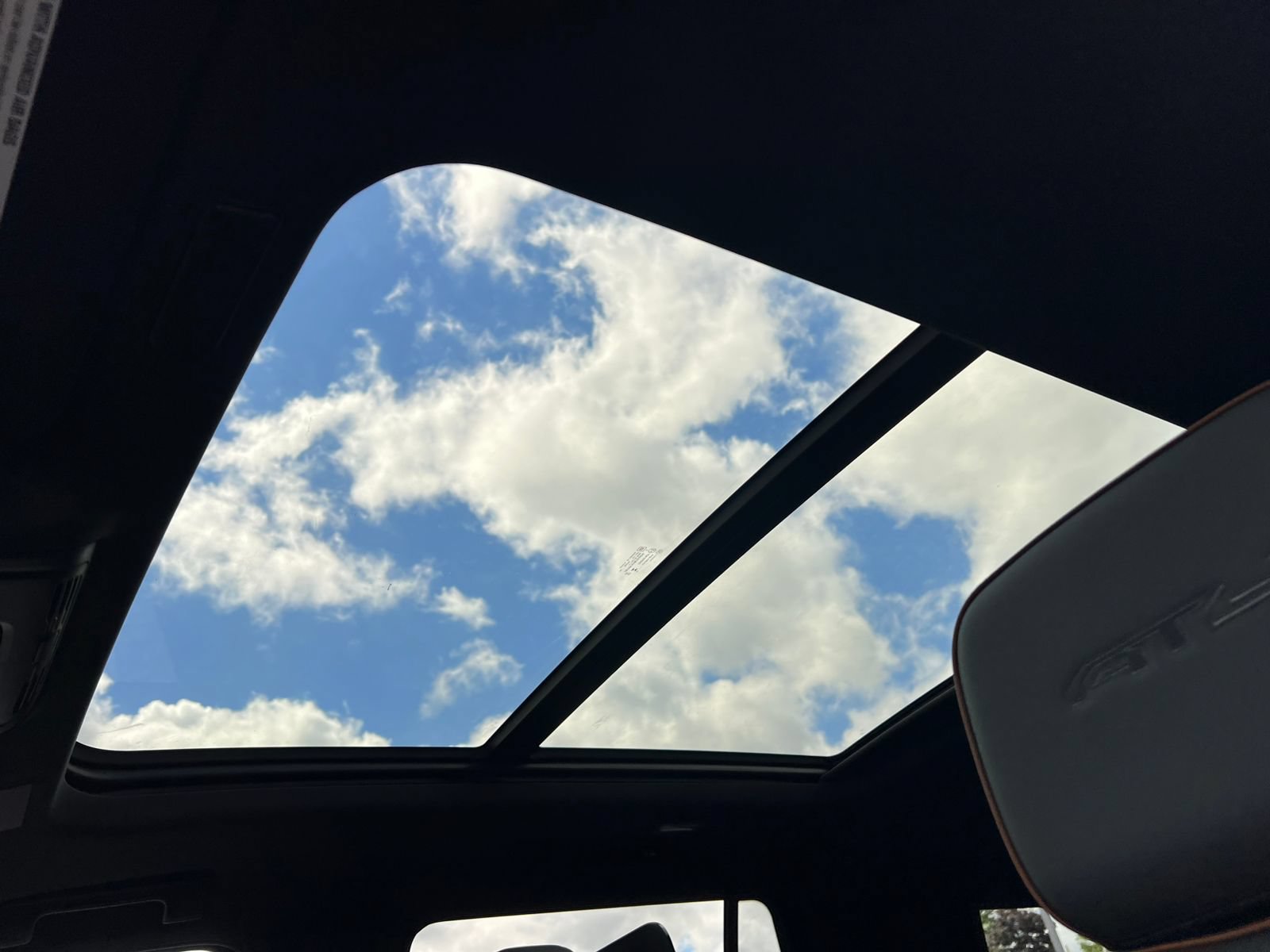 2026 GMC Yukon AT4 - Photo 9