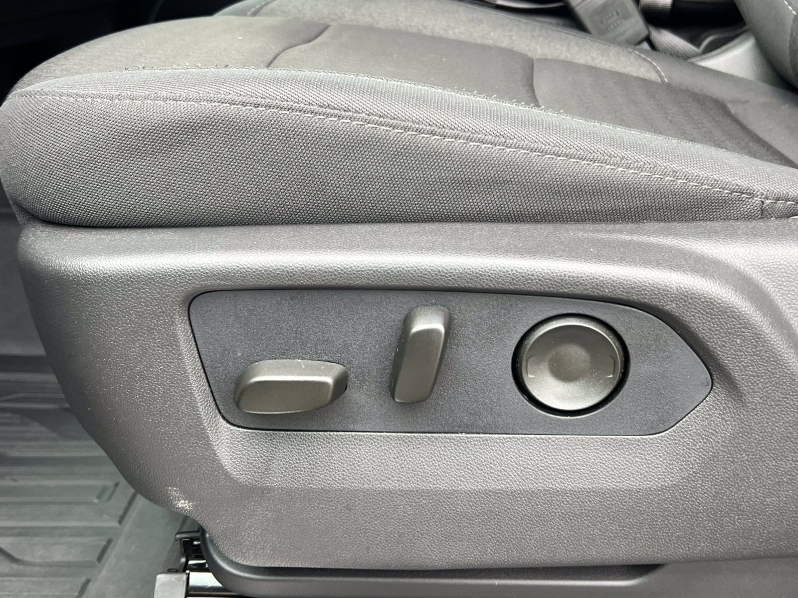 2026 GMC Sierra 1500 SLE - Photo 16