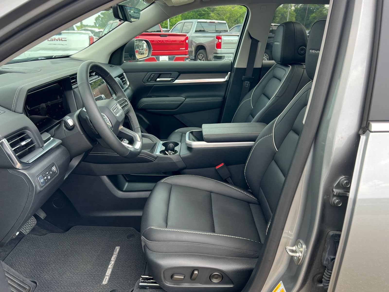 2026 GMC Terrain Denali - Photo 5