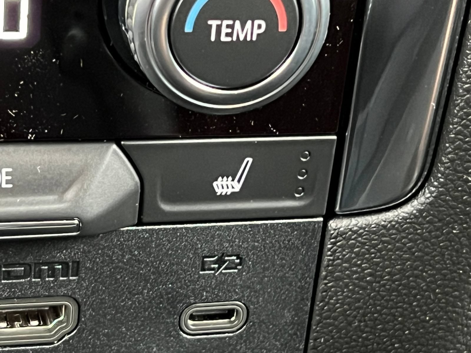 2026 GMC Yukon AT4 - Photo 41